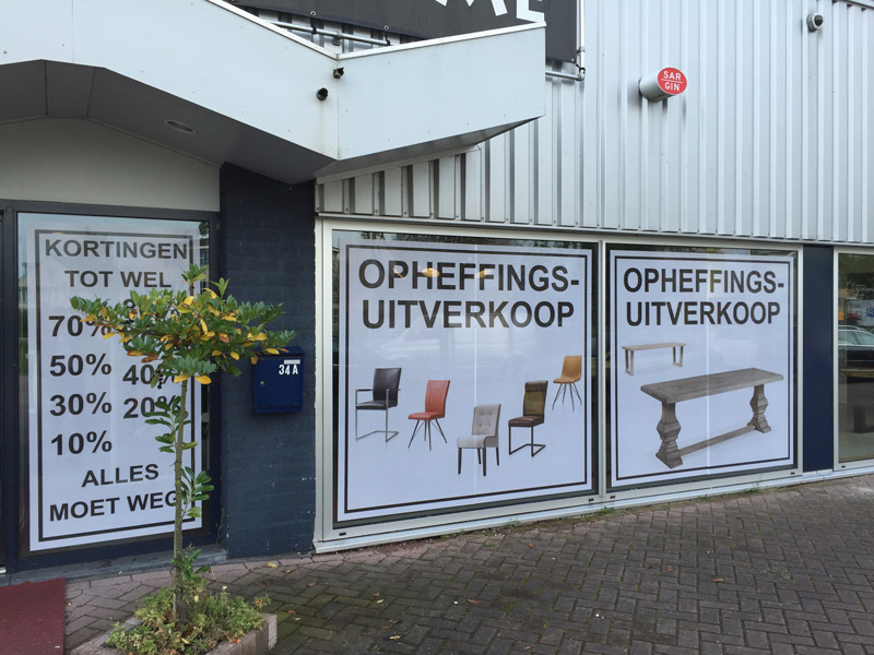 Voorbeelden van One Way Vision stickers - gaatjes stickers